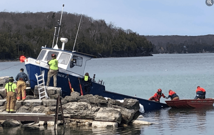 Fishing Vessel Sinking near Suislaw River Bar | Oregon Maritime Attorney